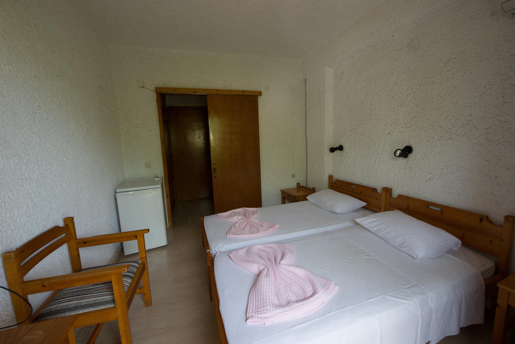 Marie Hotel Acharavi  Bilik gambar