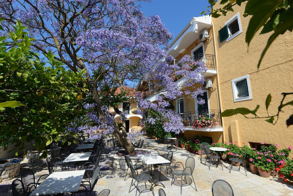Marie Hotel Acharavi  Luaran gambar